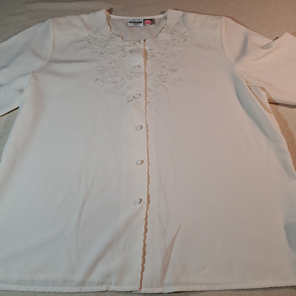 TR Bentley women's blouse size plus 20W